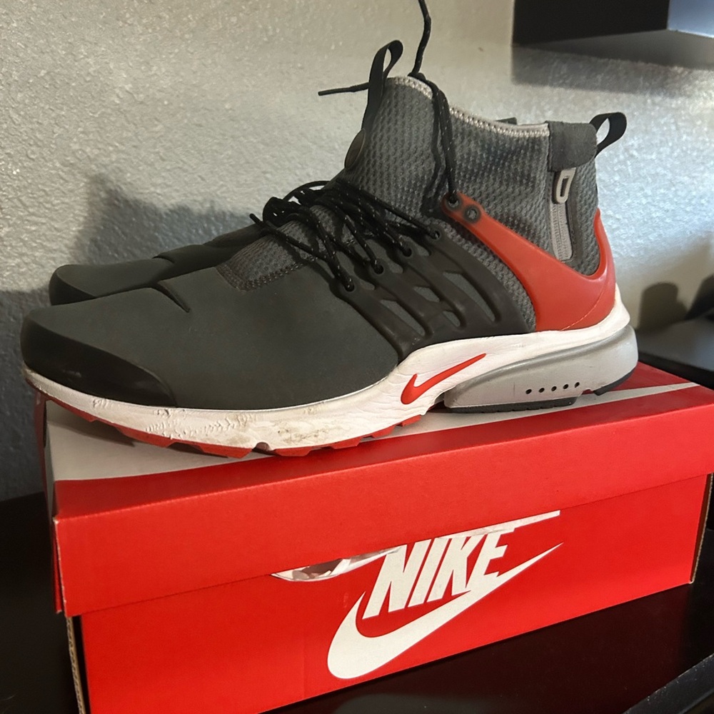 Men’s Nike Prestos size 14